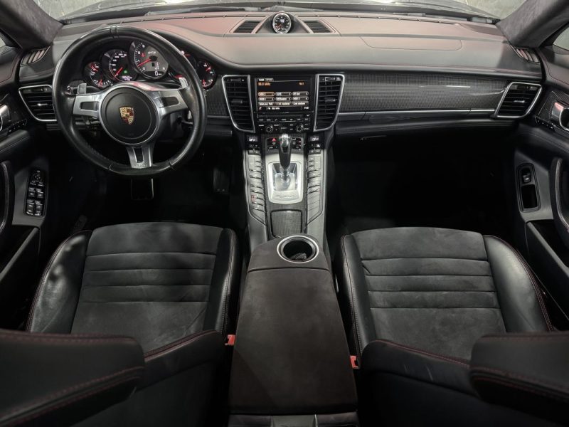 PORSCHE PANAMERA GTS 2015