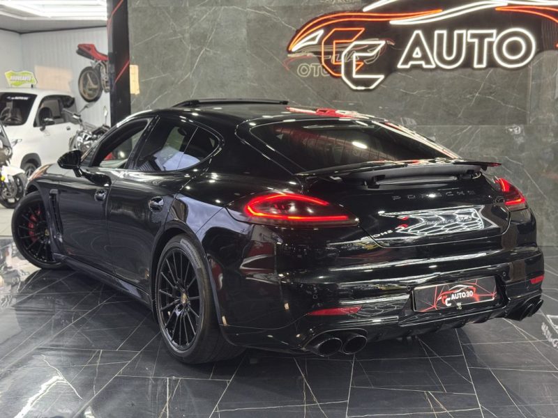 PORSCHE PANAMERA GTS 2015