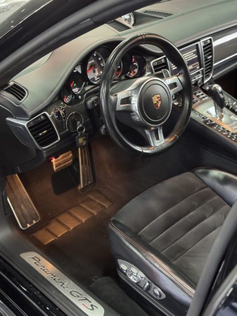 PORSCHE PANAMERA GTS 2015