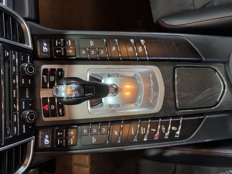 PORSCHE PANAMERA GTS 2015