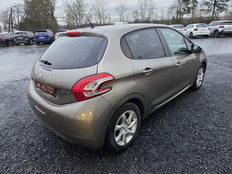 PEUGEOT 208 1.4 HDI 68CH STYLE  2014 180000 km 