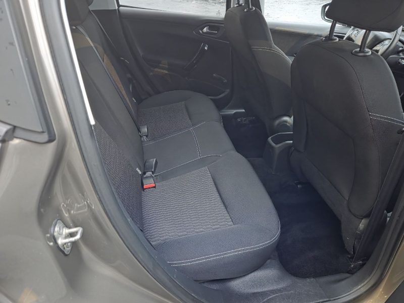 PEUGEOT 208 1.4 HDI 68CH STYLE  2014 180000 km 