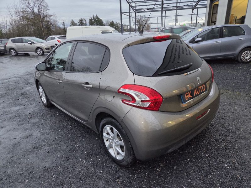 PEUGEOT 208 1.4 HDI 68CH STYLE  2014 180000 km 