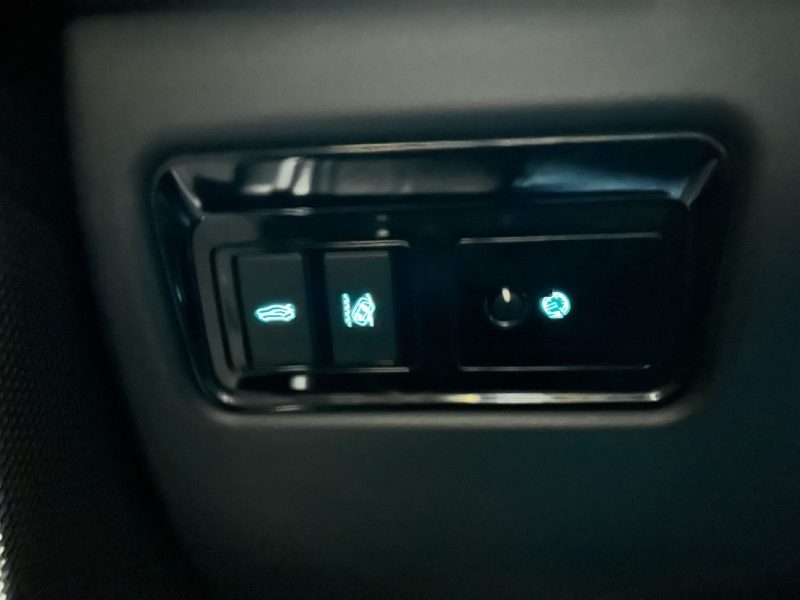 JAGUAR XE 2.0 250 PRESTIGE BVA8*1°MAIN*MERIDIAN*CAMERA*CUIR*XENON*