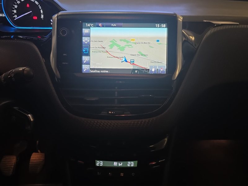 PEUGEOT 2008  1.2 ESSENCE 110 CV 2016