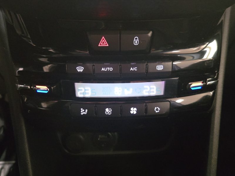 PEUGEOT 2008  1.2 ESSENCE 110 CV 2016