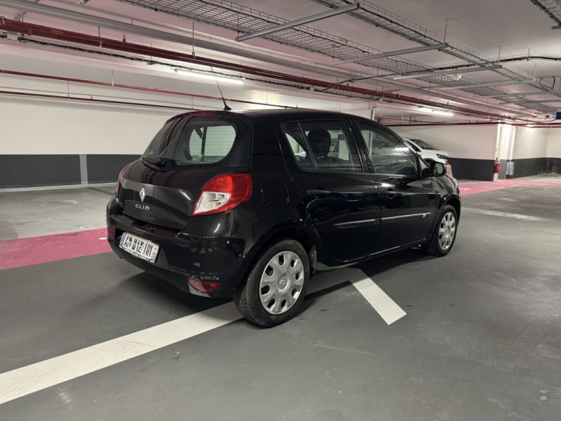RENAULT CLIO III AUTHENTIQUE 1.5DCI 70 2010