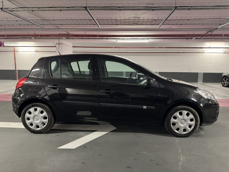 RENAULT CLIO III AUTHENTIQUE 1.5DCI 70 2010