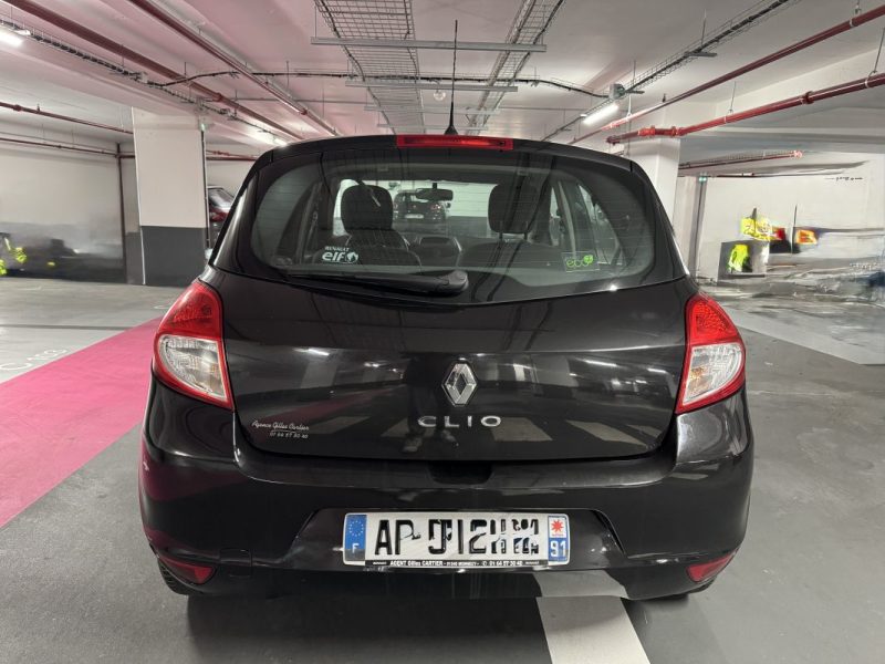 RENAULT CLIO III AUTHENTIQUE 1.5DCI 70 2010