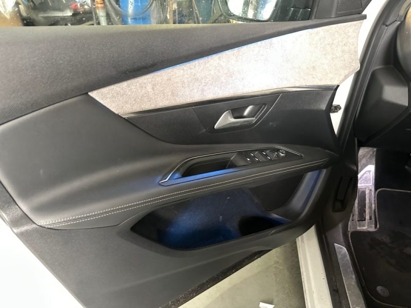 PEUGEOT 3008 GT 300CV BVA8 ATTELAGE 2021
