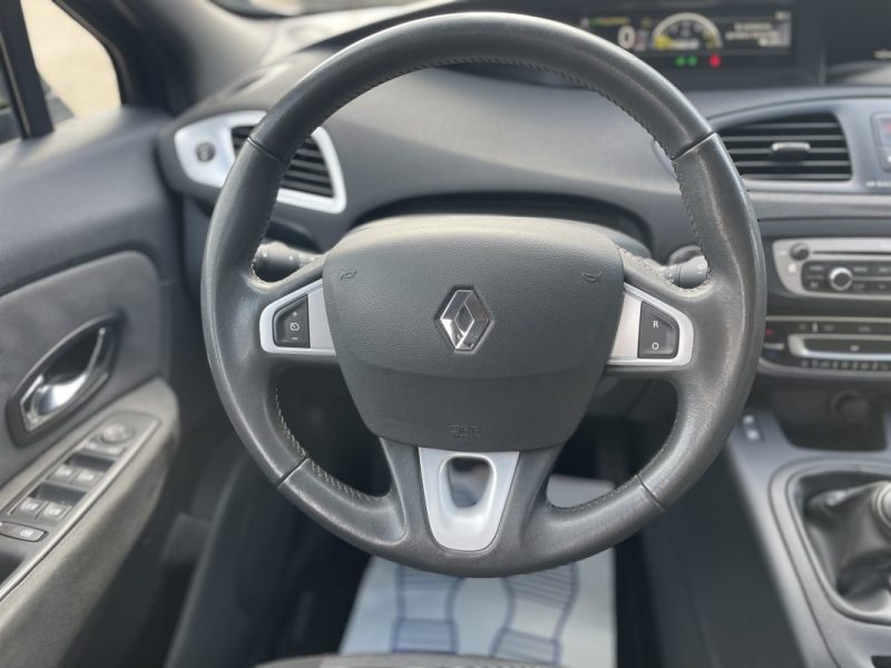 RENAULT SCENIC 1.5 DCI 110CH Phase 2 - Familiale économique 