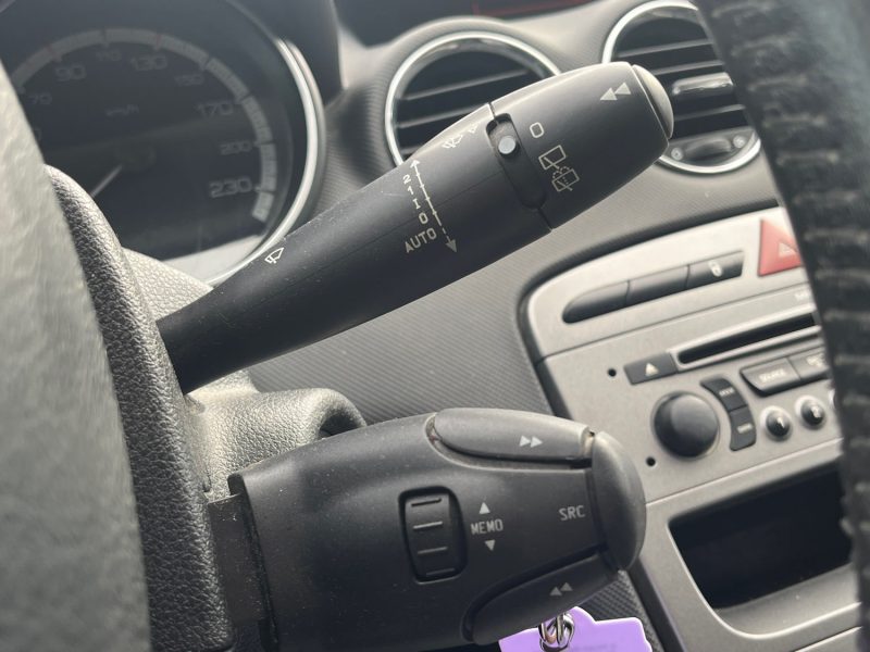 PEUGEOT 308 1.6 HDI 110CV FINITION FELINE - GARANTIE 6 MOIS - ENTRETIENS OK  