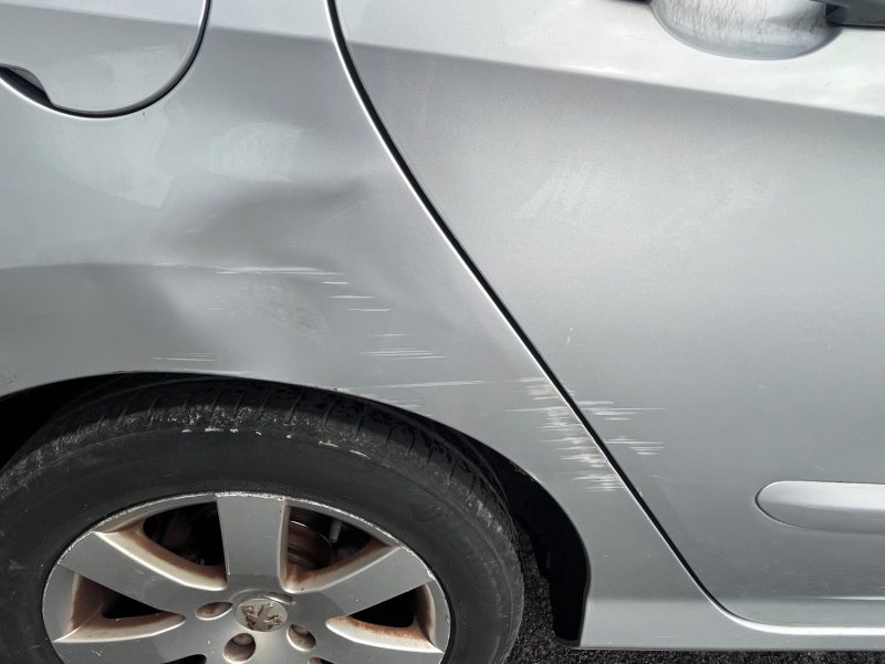 PEUGEOT 308 1.6 HDI 110CV FINITION FELINE - GARANTIE 6 MOIS - ENTRETIENS OK  