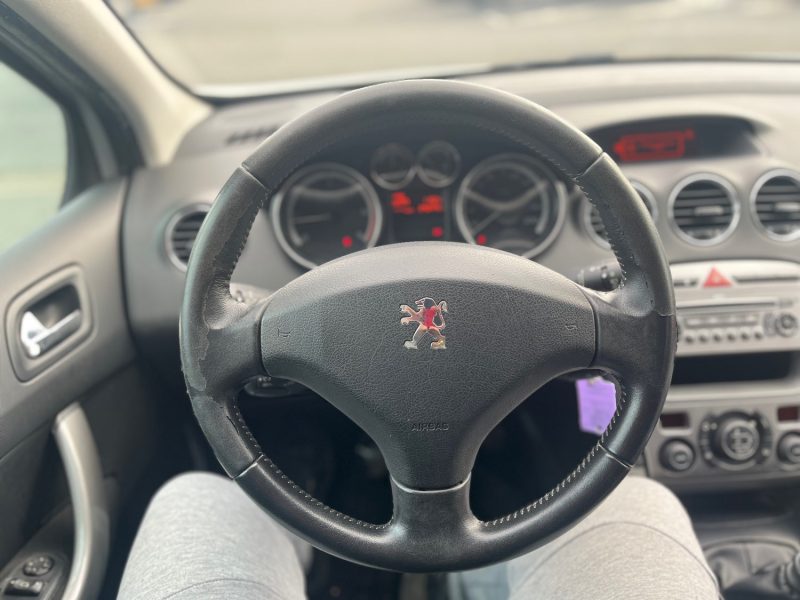 PEUGEOT 308 1.6 HDI 110CV FINITION FELINE - GARANTIE 6 MOIS - ENTRETIENS OK  