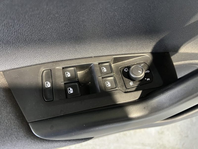 VOLKSWAGEN POLO VI 1.0 MPI 80CH / APPLE CARPLAY & ANDROÏD AUTO / 1ÈRE MAIN