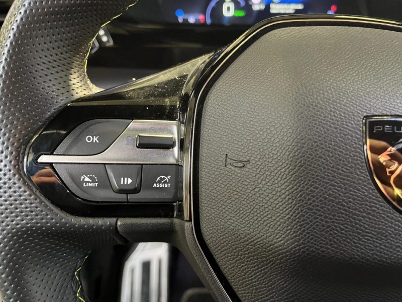 PEUGEOT 408 PHEV 225CH GT E-EAT8 *** ÉTAT PROCHE DU NEUF / CAMÉRA DE RECUL / HAYON ÉLECTRIQUE ***