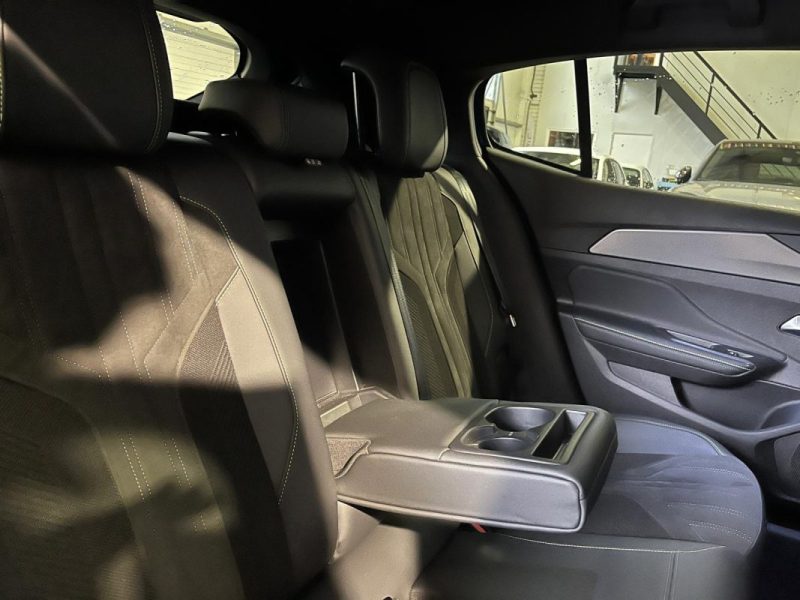 PEUGEOT 408 PHEV 225CH GT E-EAT8 *** ÉTAT PROCHE DU NEUF / CAMÉRA DE RECUL / HAYON ÉLECTRIQUE ***