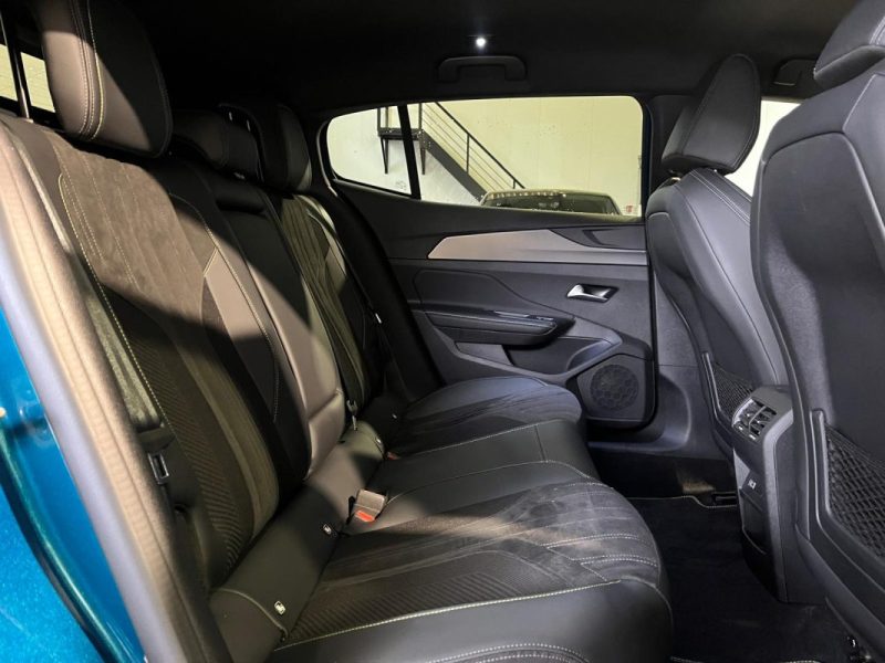 PEUGEOT 408 PHEV 225CH GT E-EAT8 *** ÉTAT PROCHE DU NEUF / CAMÉRA DE RECUL / HAYON ÉLECTRIQUE ***