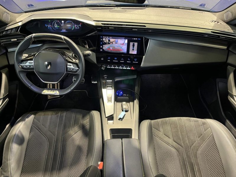PEUGEOT 408 PHEV 225CH GT E-EAT8 *** ÉTAT PROCHE DU NEUF / CAMÉRA DE RECUL / HAYON ÉLECTRIQUE ***