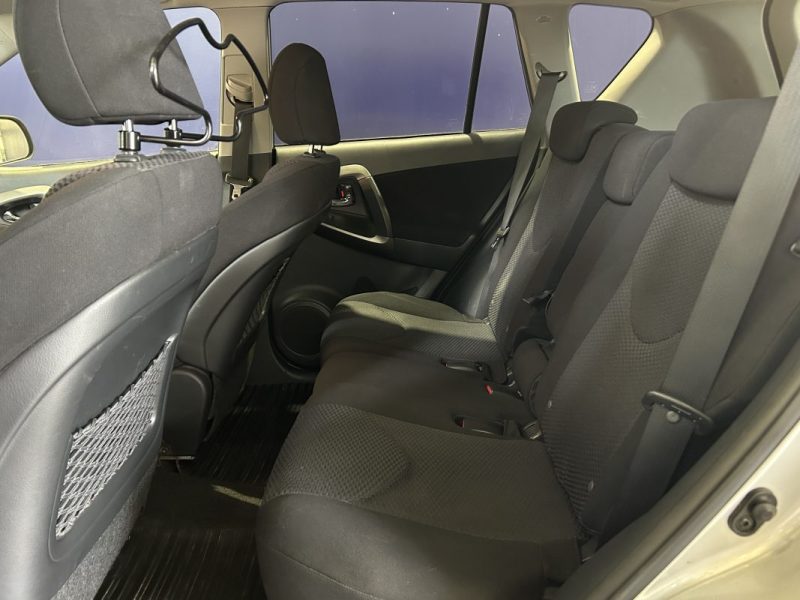 TOYOTA RAV 4 2.2 D 150 LIFE 2WD TRÈS BON ÉTAT