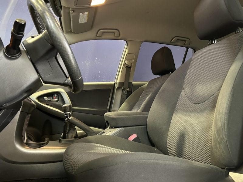 TOYOTA RAV 4 2.2 D 150 LIFE 2WD TRÈS BON ÉTAT