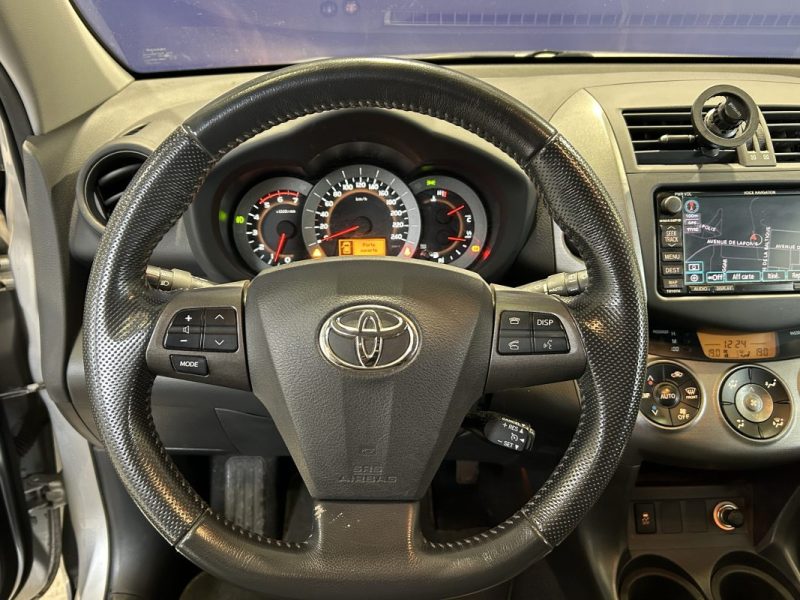 TOYOTA RAV 4 2.2 D 150 LIFE 2WD TRÈS BON ÉTAT