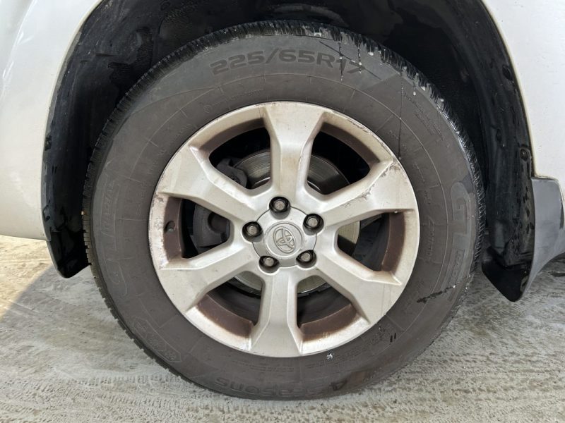 TOYOTA RAV 4 2.2 D 150 LIFE 2WD TRÈS BON ÉTAT