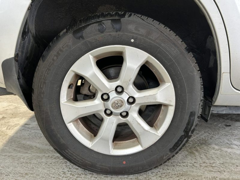 TOYOTA RAV 4 2.2 D 150 LIFE 2WD TRÈS BON ÉTAT