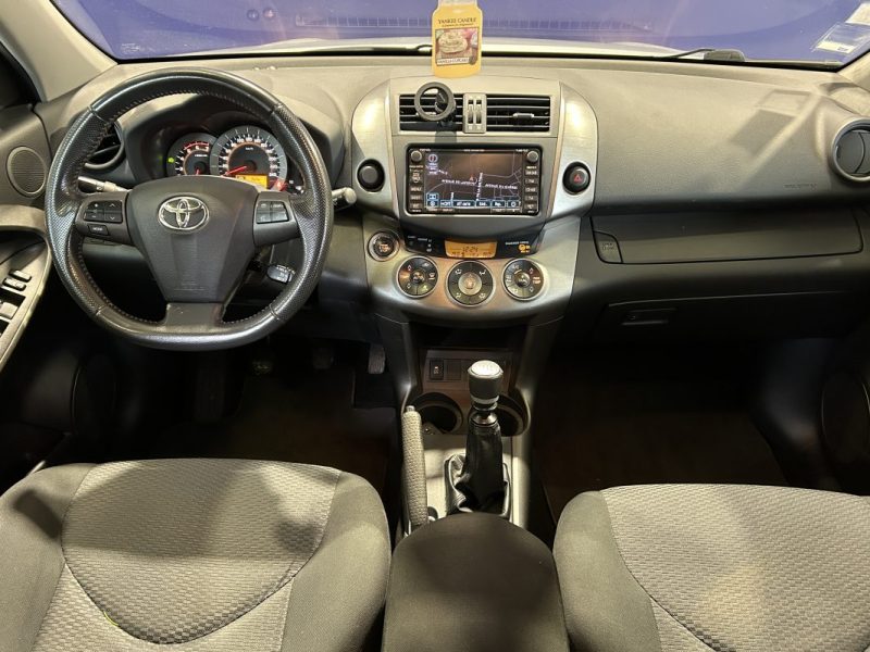TOYOTA RAV 4 2.2 D 150 LIFE 2WD TRÈS BON ÉTAT