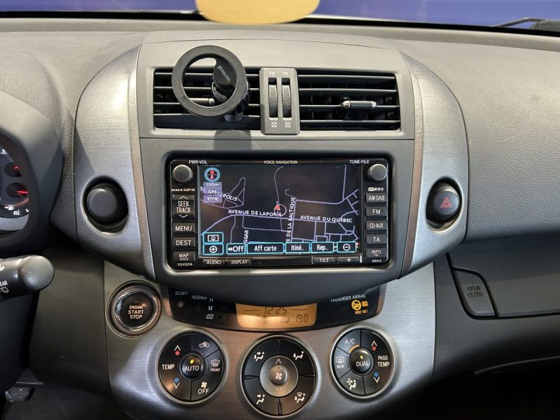 TOYOTA RAV 4 2.2 D 150 LIFE 2WD TRÈS BON ÉTAT