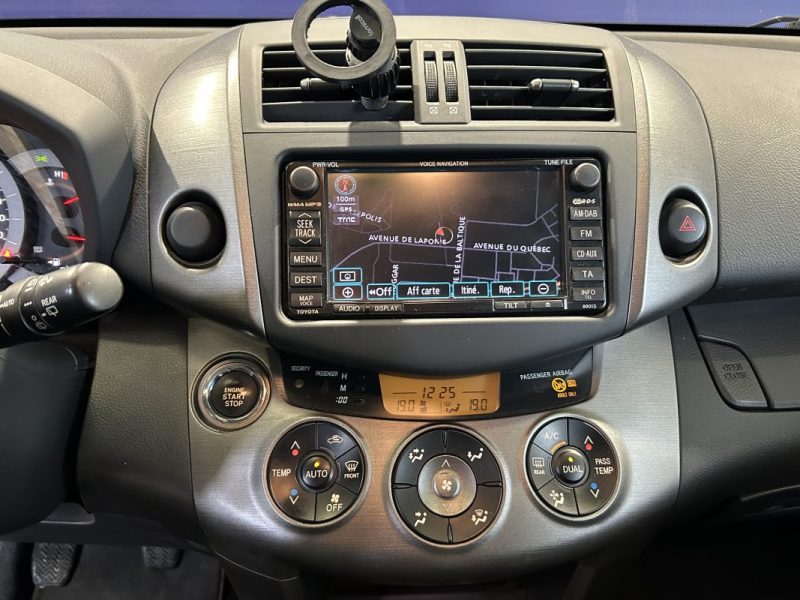 TOYOTA RAV 4 2.2 D 150 LIFE 2WD TRÈS BON ÉTAT