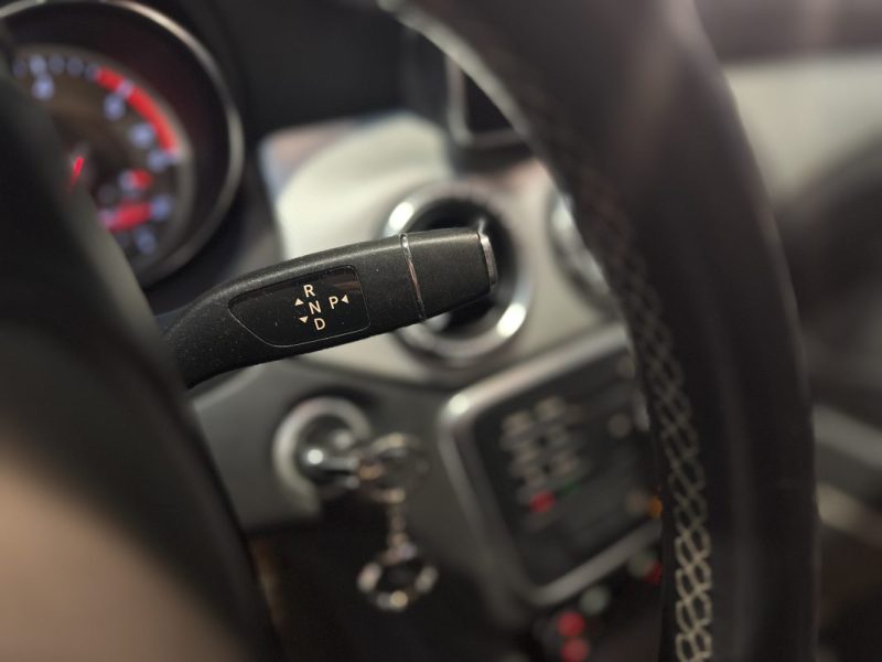 MERCEDES-BENZ CLA Shooting Brake 200d Selection 7G-DCT - Toit Ouvrant - SUIVI COMPLET MERCEDES