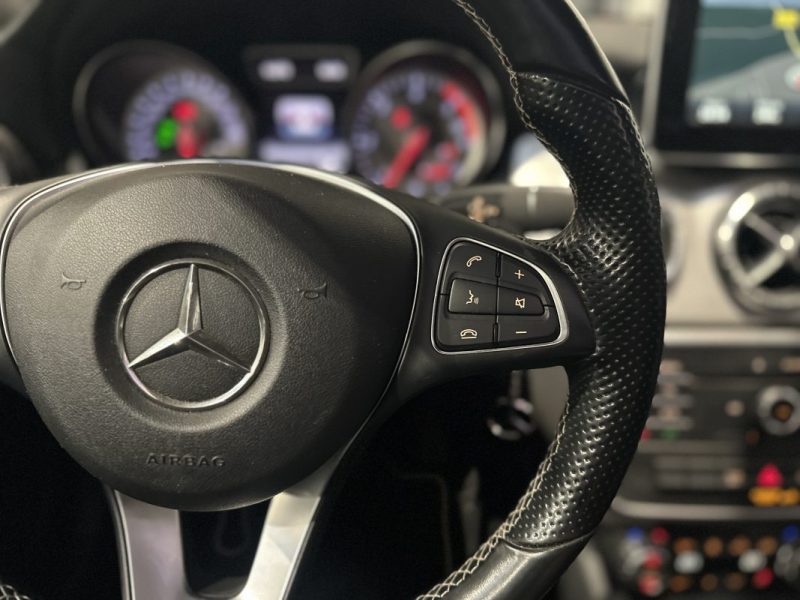 MERCEDES-BENZ CLA Shooting Brake 200d Selection 7G-DCT - Toit Ouvrant - SUIVI COMPLET MERCEDES