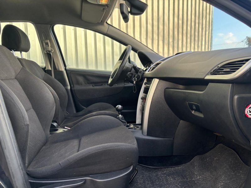 PEUGEOT 207 1.6 HDI 110 EXECUTIVE 2006