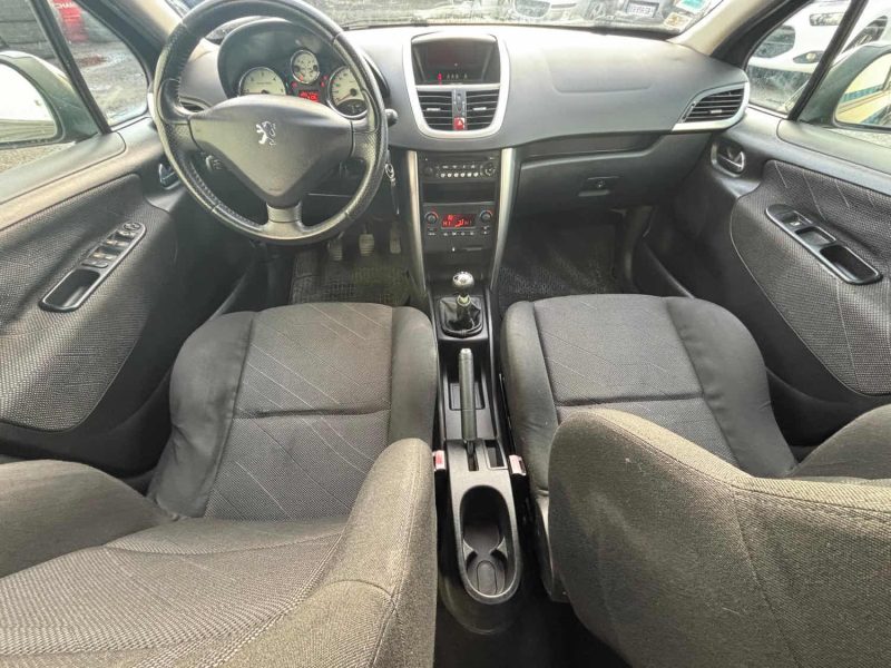 PEUGEOT 207 1.6 HDI 110 EXECUTIVE 2006