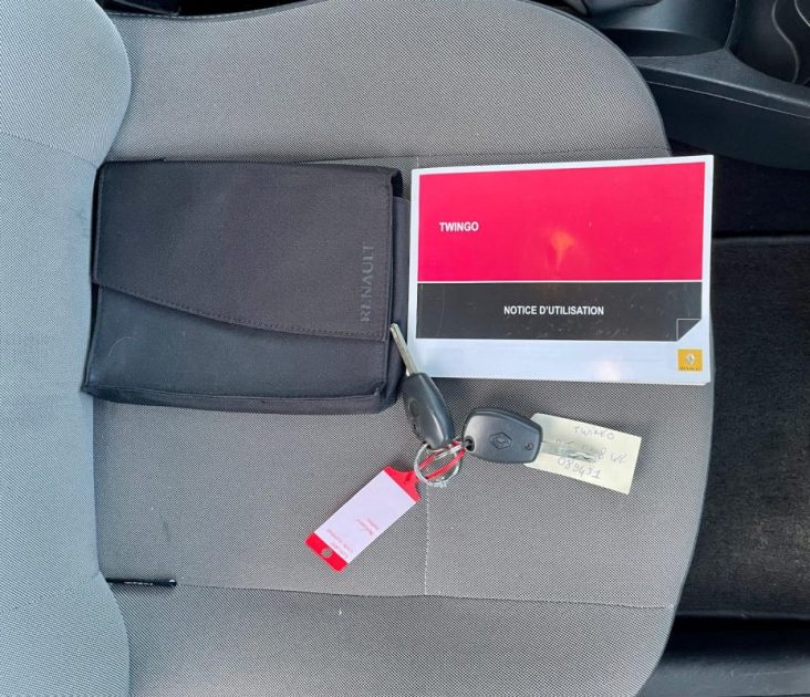 RENAULT TWINGO II 1.2 16V 75 AUTHENTIQUE *1ERE MAIN* 