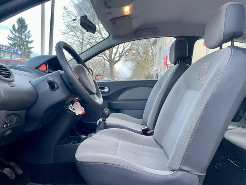 RENAULT TWINGO II 1.2 16V 75 AUTHENTIQUE *1ERE MAIN* 