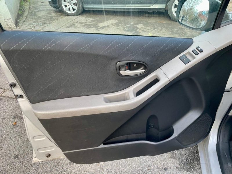 TOYOTA YARIS 1.4 D-4D 90 CONFORT 