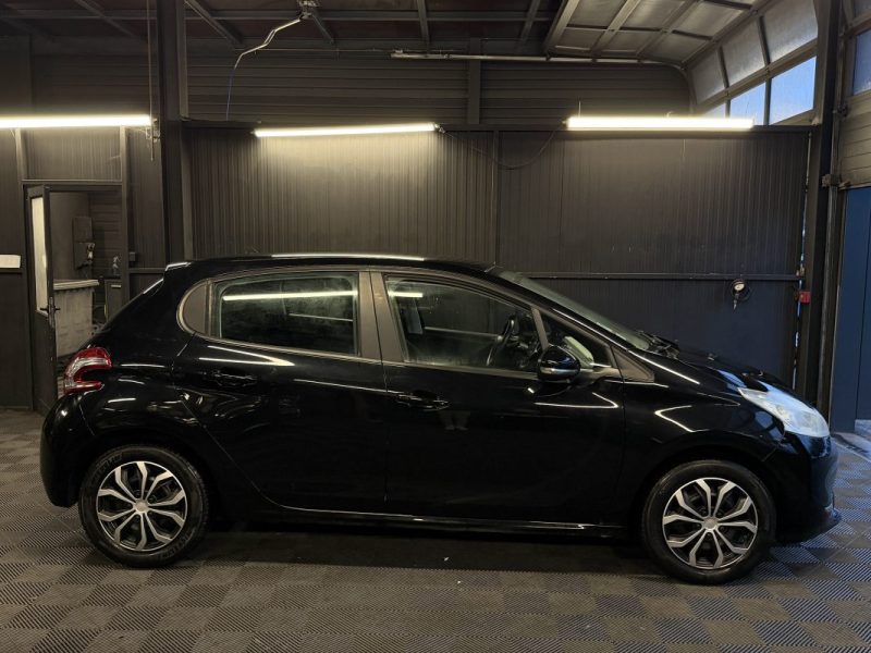 PEUGEOT 208 1.2 VTI 82 Cv 5 PORTES / 52 500 Kms CRIT AIR 1 - GARANTIE 1 AN
