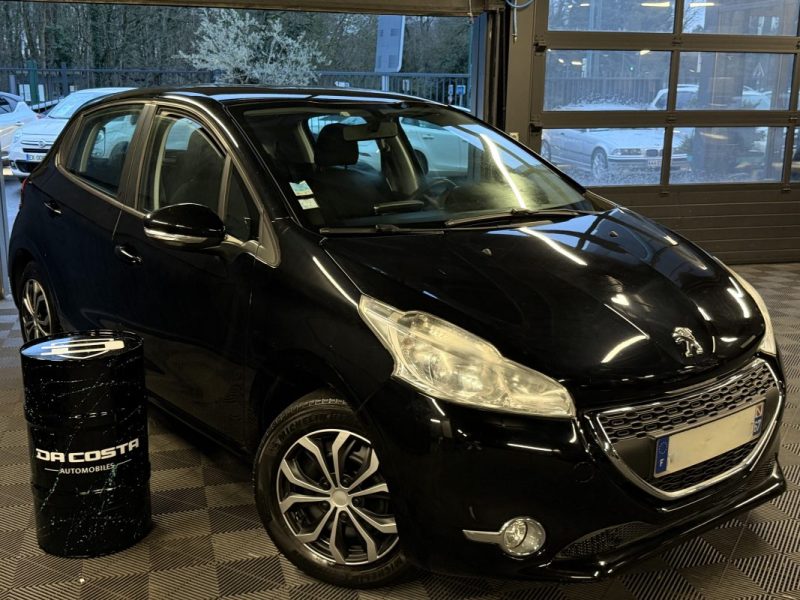 PEUGEOT 208 1.2 VTI 82 Cv 5 PORTES / 52 500 Kms CRIT AIR 1 - GARANTIE 1 AN