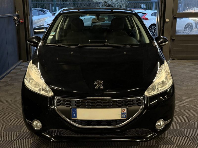 PEUGEOT 208 1.2 VTI 82 Cv 5 PORTES / 52 500 Kms CRIT AIR 1 - GARANTIE 1 AN