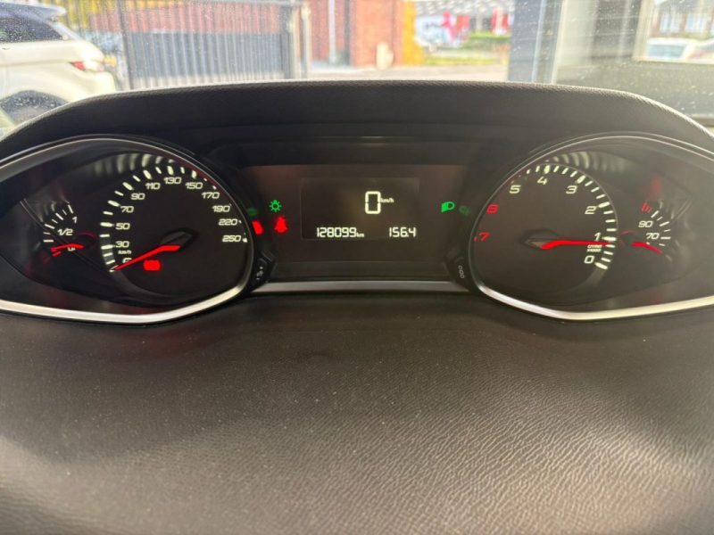 PEUGEOT 308 II 1.2 PURETECH 110CH STYLE - 📱 Bluetooth - ✅Reprise possible