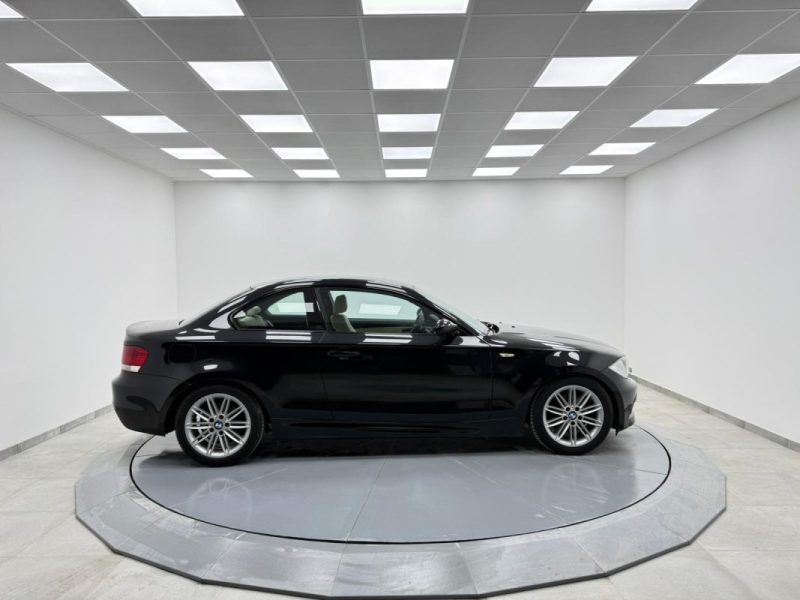BMW SERIE 1 120D PACK M 177CV GARANTIE 12 MOIS