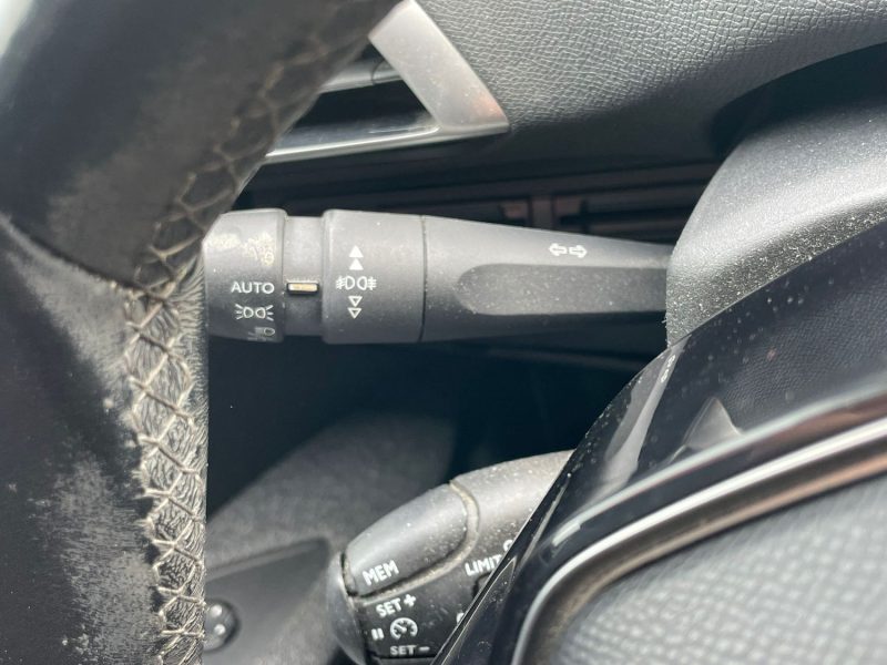 PEUGEOT 3008 1.5 BLUEHDI 130CH - ALLURE- SUIVI COMPLET - GARANTIE 6 MOIS -PRET A PARTIR