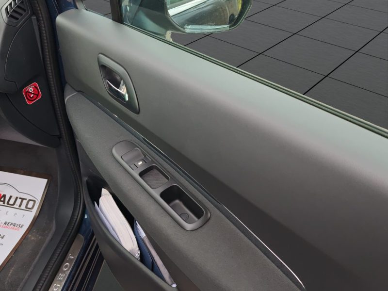 PEUGEOT 5008 2.0 BLUE HDI 150 ALLURE / 7 PLACES