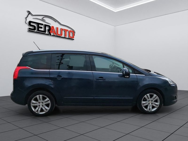 PEUGEOT 5008 2.0 BLUE HDI 150 ALLURE / 7 PLACES