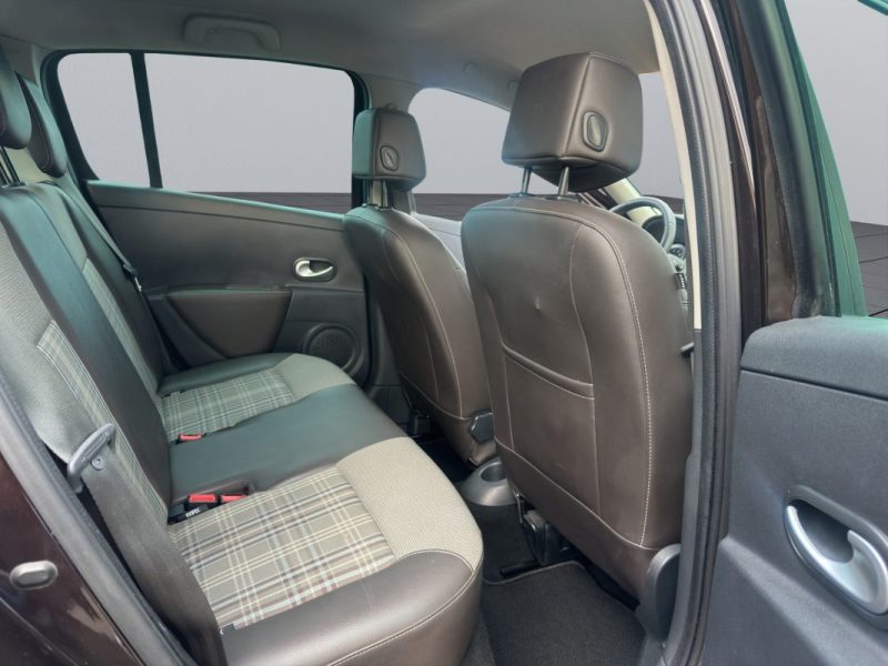 RENAULT CLIO III 1.2 TCE 100CV XV DE FRANCE 