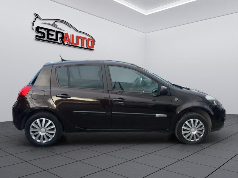 RENAULT CLIO III 1.2 TCE 100CV XV DE FRANCE 