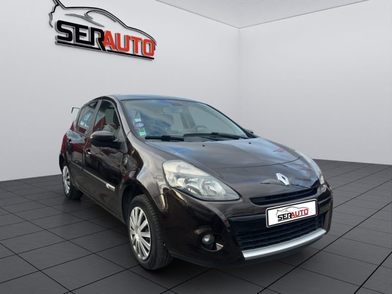 RENAULT CLIO III 1.2 TCE 100CV XV DE FRANCE 