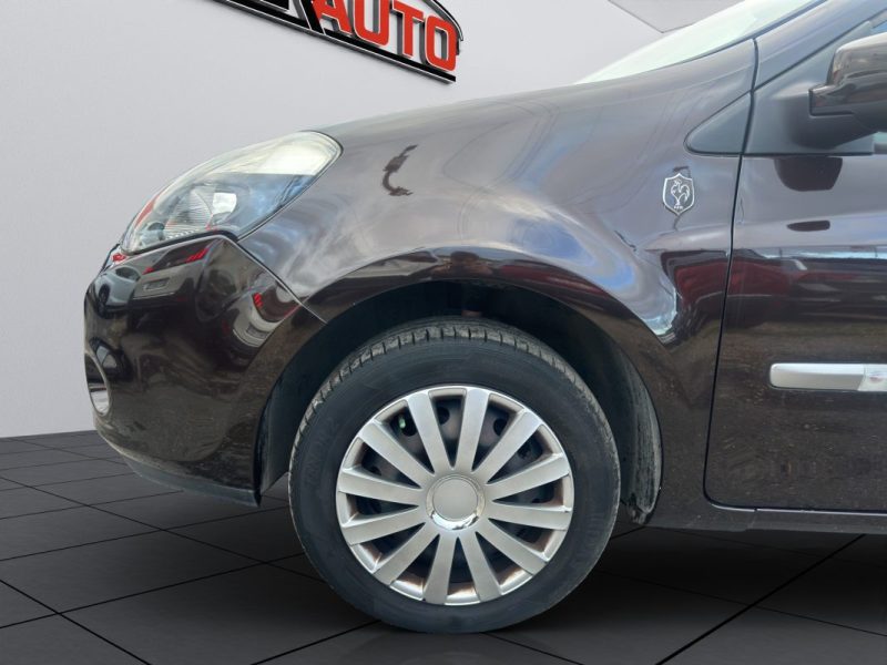 RENAULT CLIO III 1.2 TCE 100CV XV DE FRANCE 